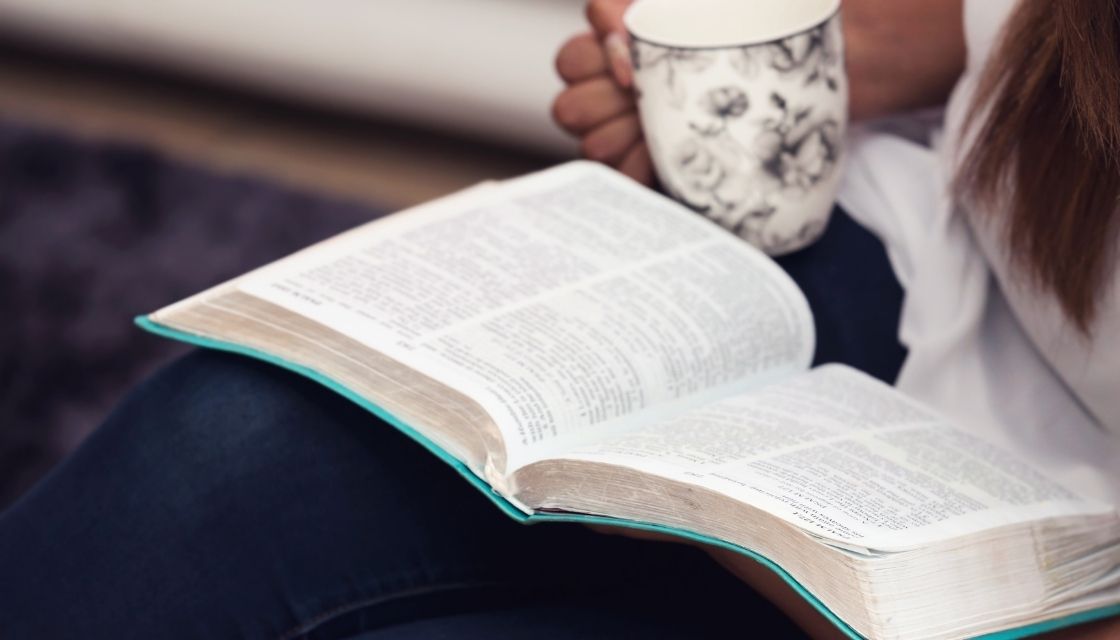 How to Use Scripture to Guide Your Prayer Journaling 