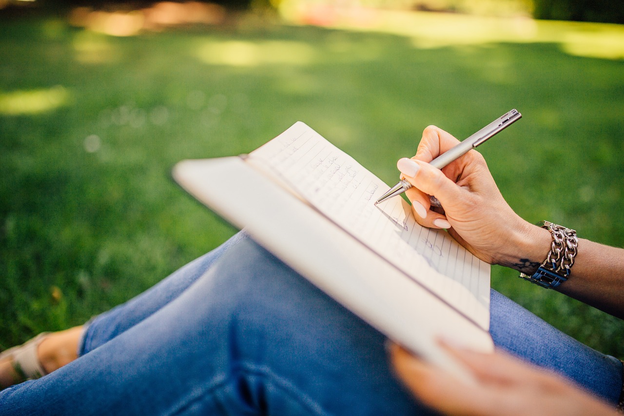 3 Ways to Pour Your Heart Onto Paper and Turn Worry into Worship